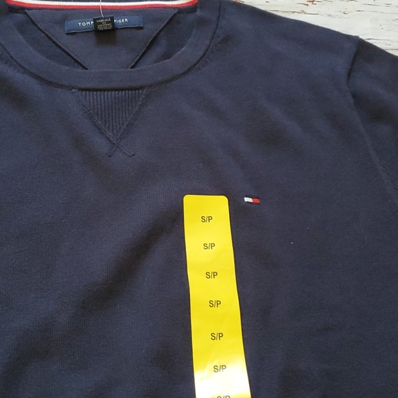 🆕️ TOMMY HILFIGER MEN'S CREWNECK SWEATER - Picture 3 of 8